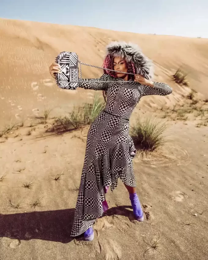A.I.8 AFRICAN INTELLIGENCE – ORIGIN STORY SHARK HANDBAG