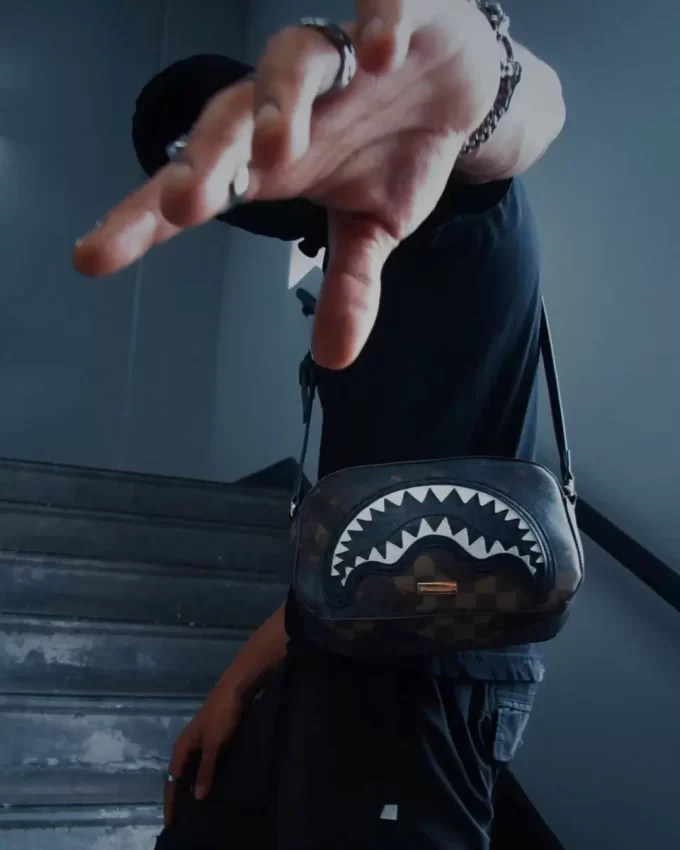 BORSA MATTONI MODALITÀ STEALTH BORSA MATTONI MODALITÀ STEALTH