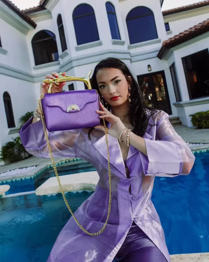 BORSA SHARKS OF THE GOLD OCEAN BORSA SHARKS OF THE GOLD OCEAN