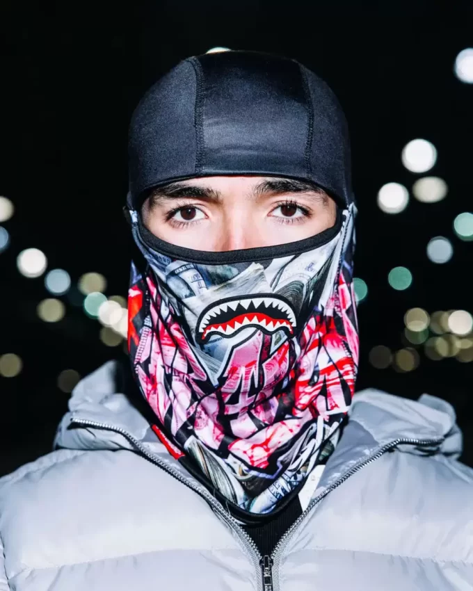 MASCHERA DA PASSEGGIO CON TASHED