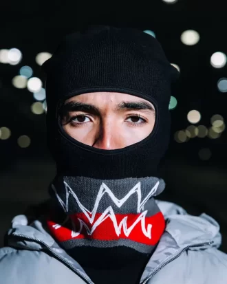 MASCHERA DA PASSEGGIO CUCITA E CHIUSA