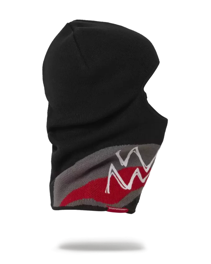 MASCHERA DA PASSEGGIO CUCITA E CHIUSA MASCHERA DA PASSEGGIO CUCITA E CHIUSA
