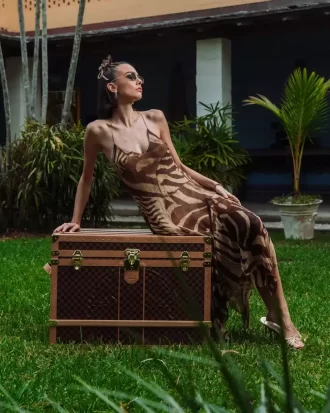 SQUALI DI HENNYVILLE NEL BAULE DI PARIGI