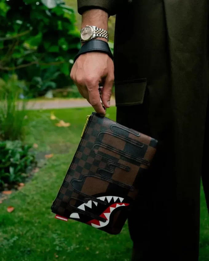 XTC SHARKS IN PARIS CROSSOVER CLUTCH XTC SHARKS IN PARIS CROSSOVER CLUTCH